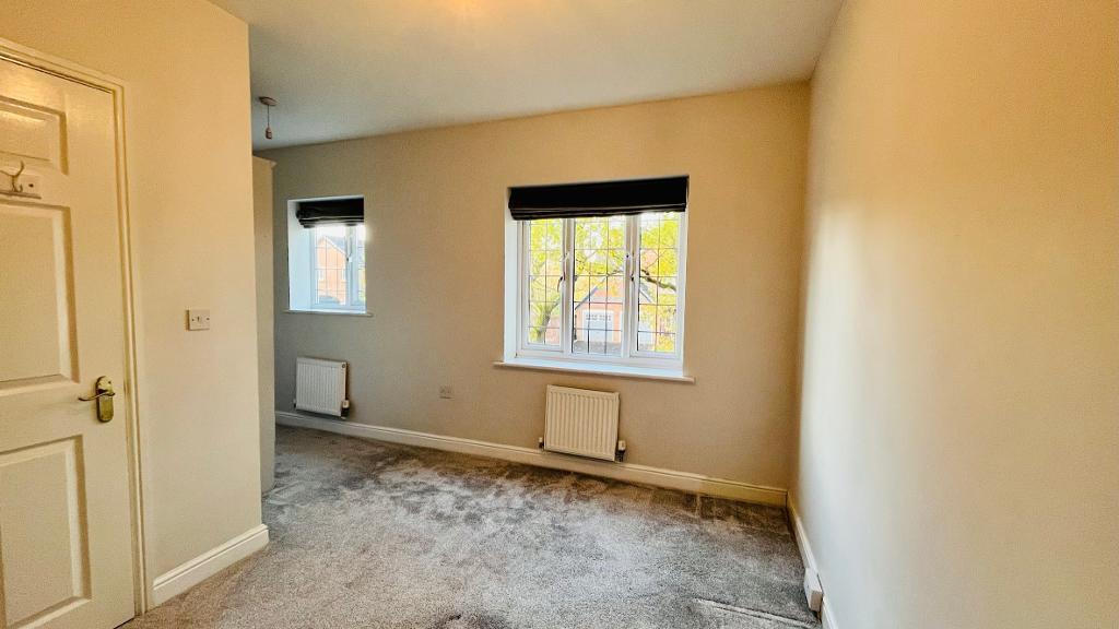 3 Bedroom Town House To Rent in Beech Drive, Calderstones Park, Whalley