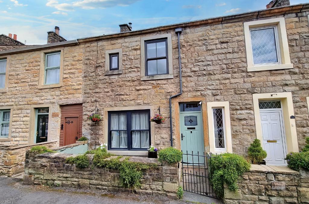 4 Bedroom Terraced For Sale in Whalley Road, Sabden, BB7