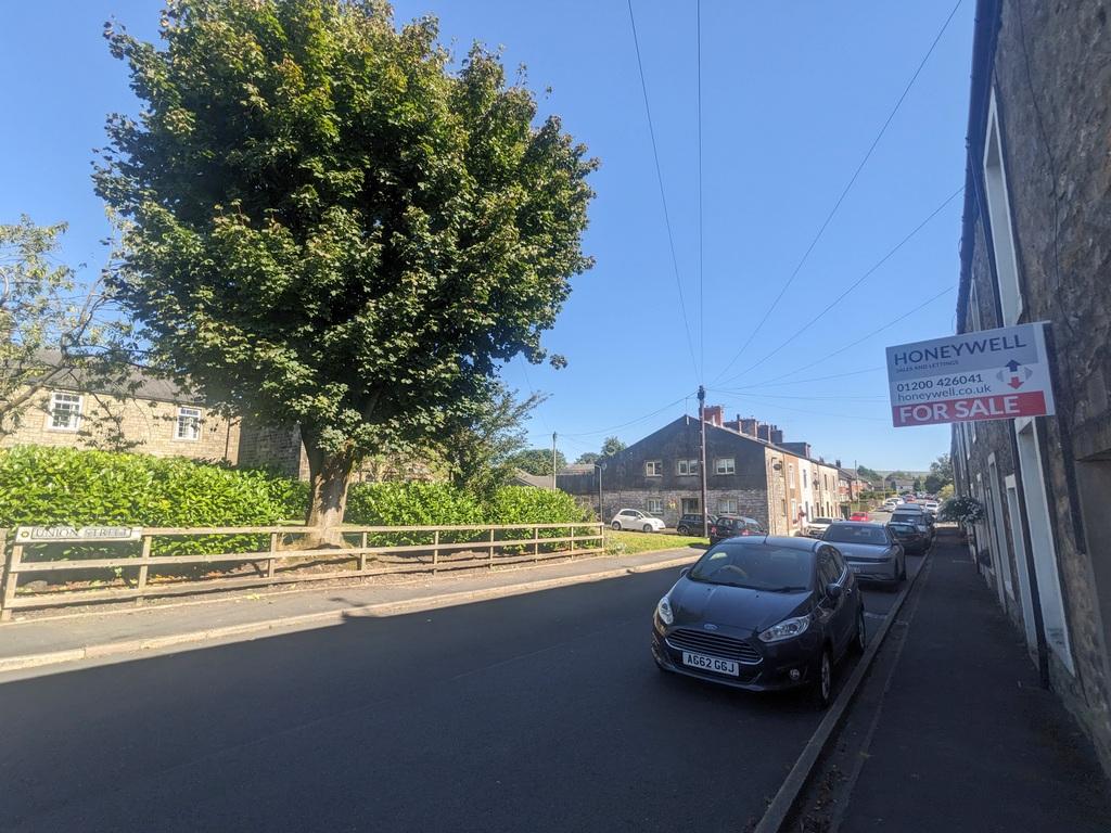 3 Bedroom Cottage For Sale in Union Street, Low Moor, Clitheroe, BB7