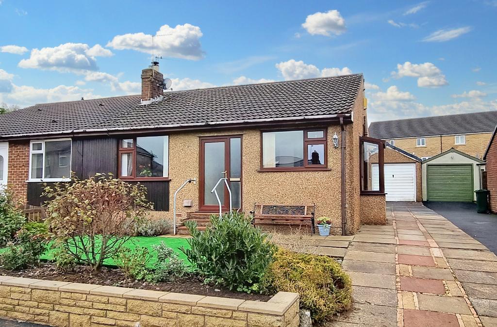 2 Bedroom Bungalow For Sale in Kemple View, Clitheroe, BB7