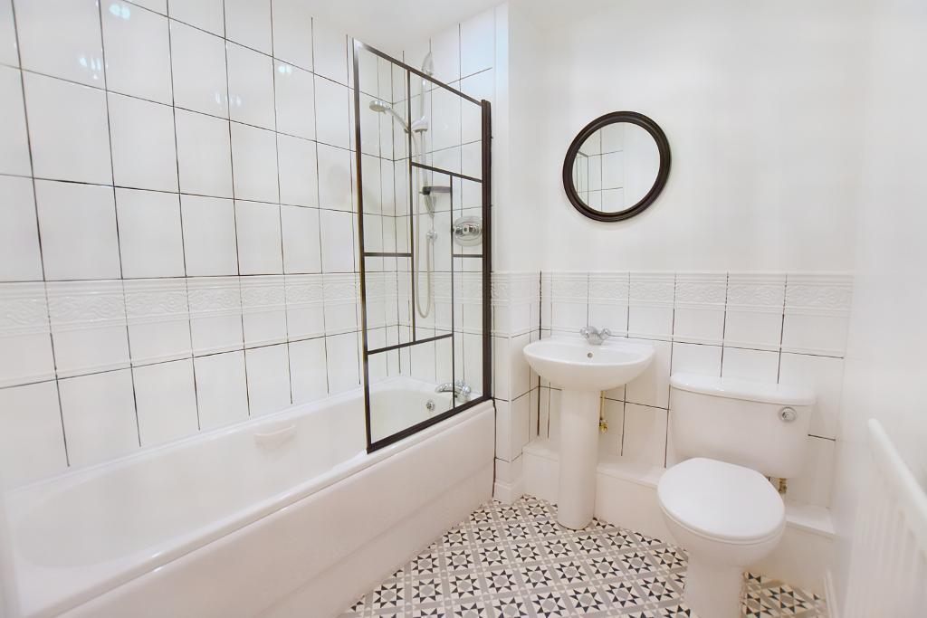 3 Bedroom Apartment For Sale in Lynwood Close, Whalley, BB7