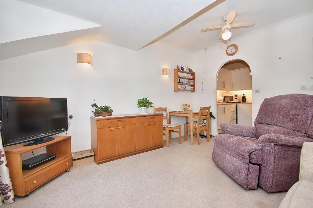 2 Bedroom Apartment For Sale in Well Court, Clitheroe, BB7