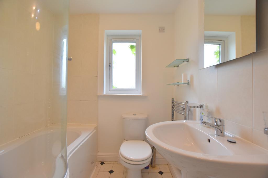 3 Bedroom Mews To Rent in Parker Avenue, Clitheroe, BB7