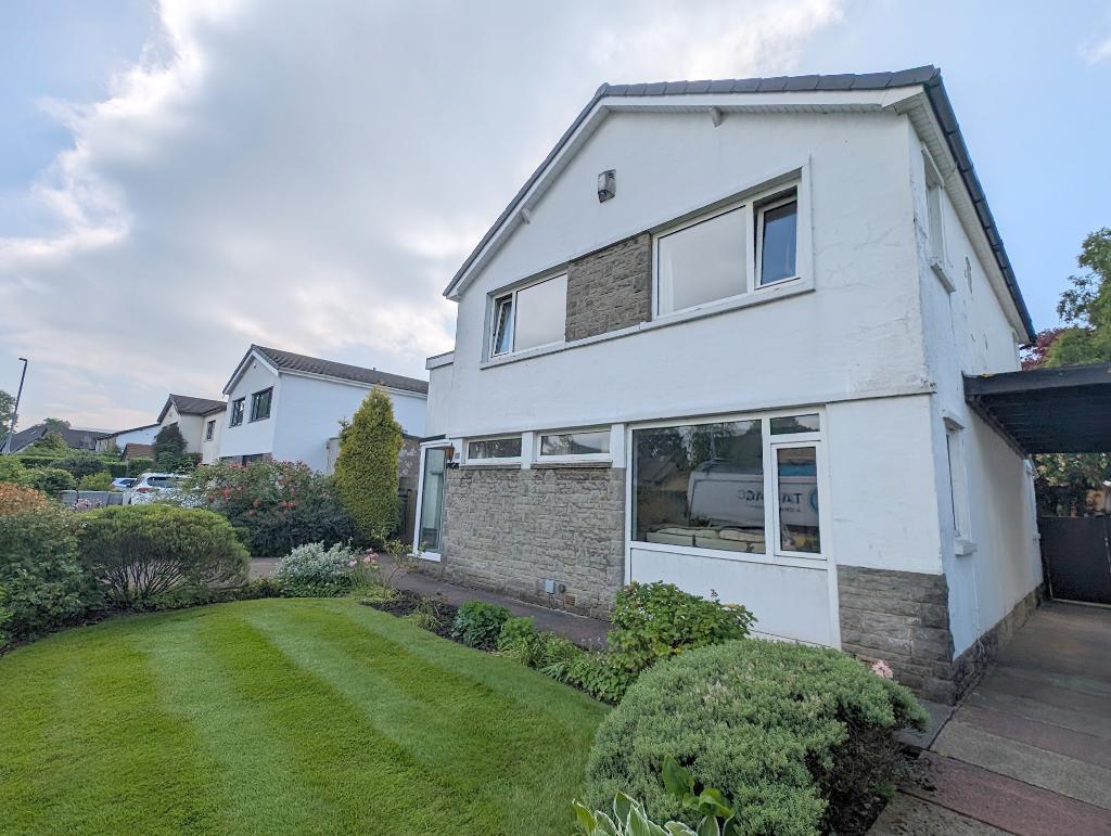 4 Bedroom Detached For Sale in Edisford Road, Clitheroe, BB7