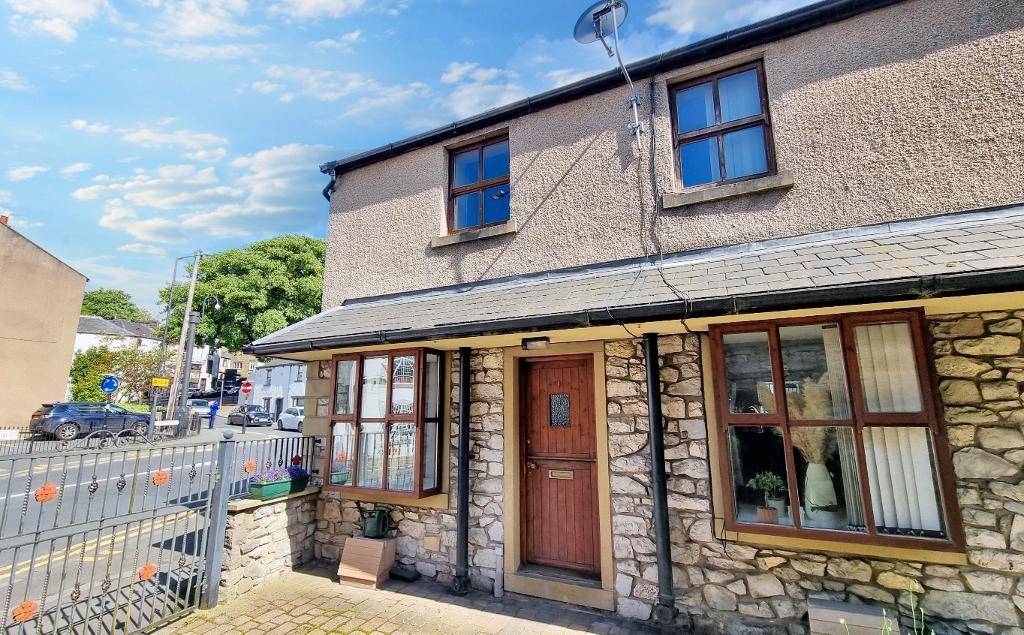 2 Bedroom End Terraced For Sale in Parsonage Cottages, Clitheroe, BB7