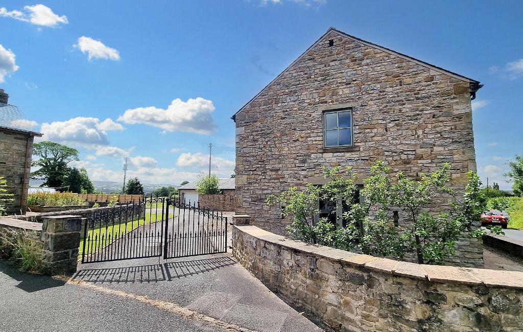 4 Bedroom Barn Conversion For Sale in Clitheroe Road, Mitton, Clitheroe