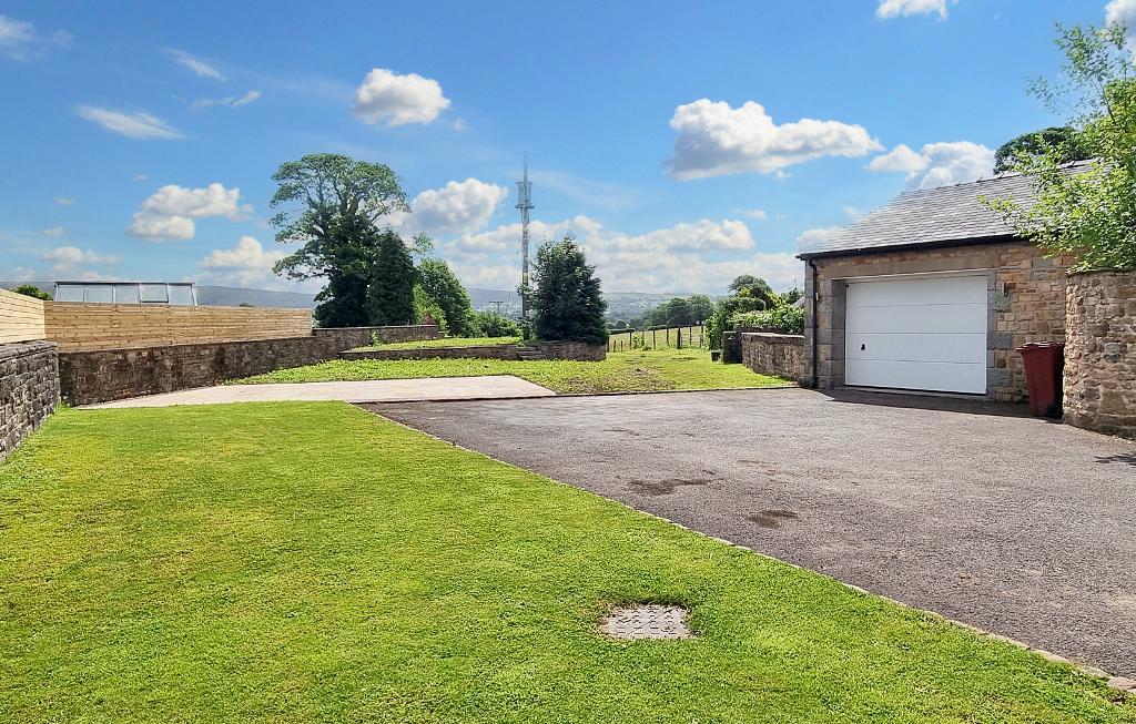 4 Bedroom Barn Conversion For Sale in Clitheroe Road, Mitton, Clitheroe