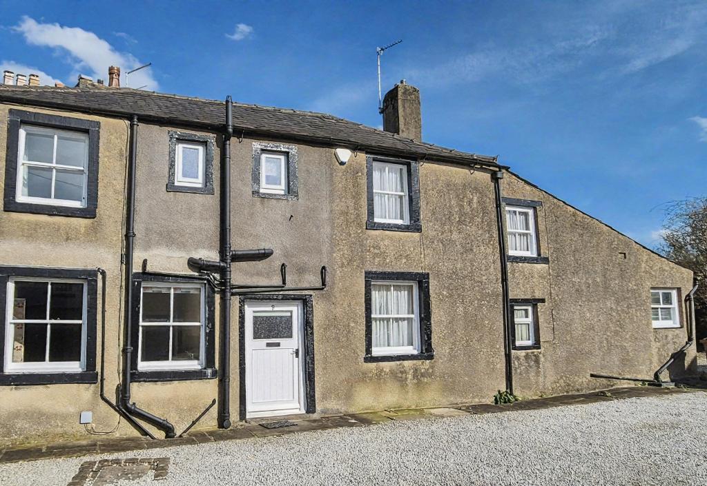 Littlemoor, Clitheroe, BB7 1HF