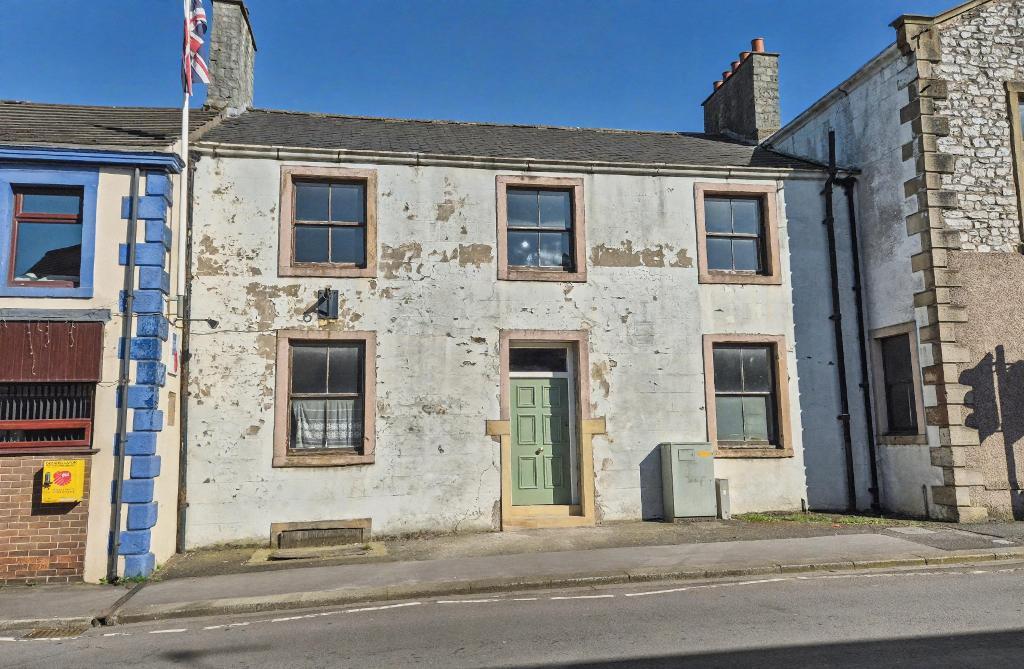 Whalley Road, Clitheroe, BB7 1EE